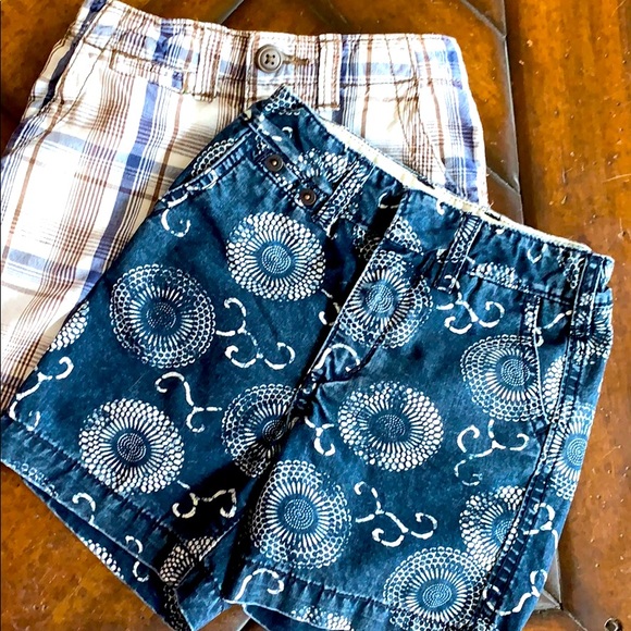 Lot of boys shorts 2 pair 2T - Picture 1 of 5